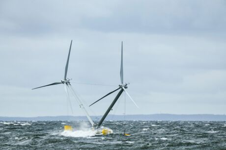 Test des Modells der schwimenden Windenergieanlage "Nezzy 2" in der Ostsee bei Sturm, 2020