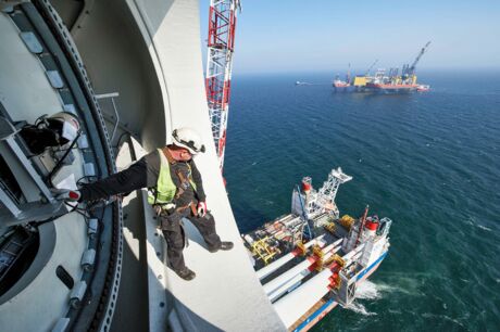 Errichtung einer Windenergieanlage Senvion 6M im Offshore-Windpark Nordsee Ost, 2014