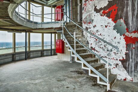 unteres Geschoss des ehemaligen Turmrestaurants im Dresdner Fernsehturm im Jahr 2019